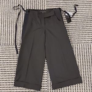 NWT Robert Rodriguez capris. SIZE 4